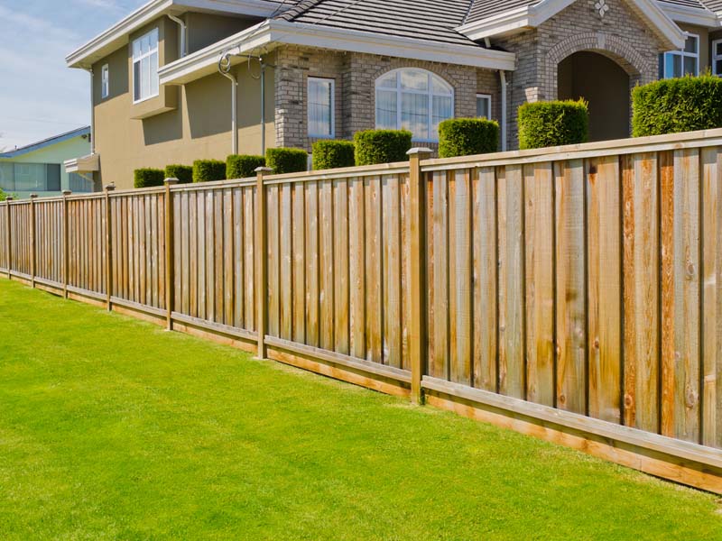 Wood Pet Fencing in Douglas, Georgia